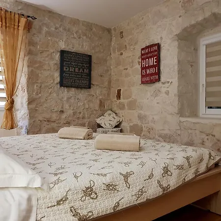 Nautica Stone House شقة *