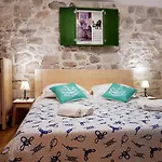 Apartment Villa Nautica Stone House Split
