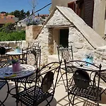 Villa Nautica Stone House *