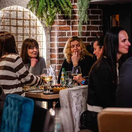 아파트 Nautica Stone House