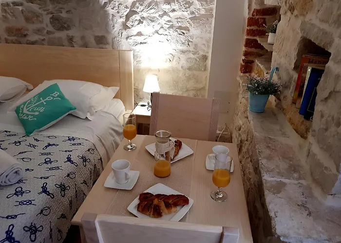 아파트 Nautica Stone House 스플리트