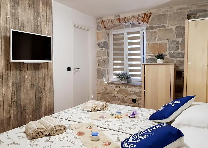 아파트 Nautica Stone House 스플리트