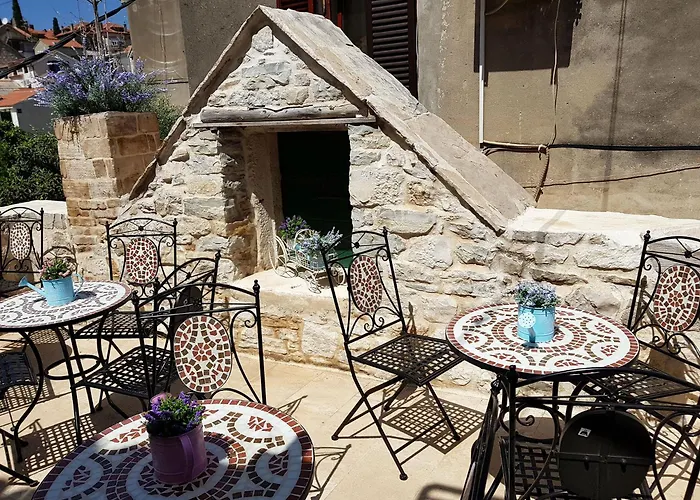 Nautica Stone House 아파트