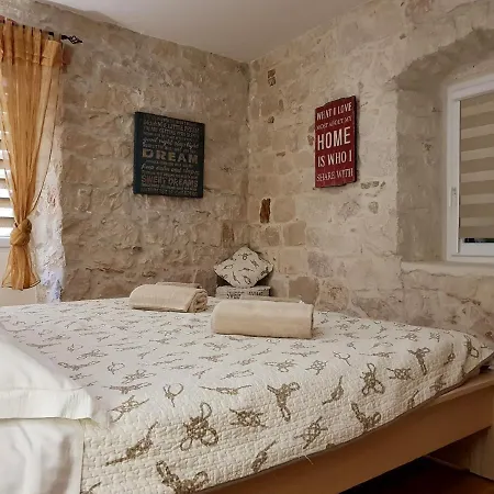 Villa Nautica Stone House Lägenhet