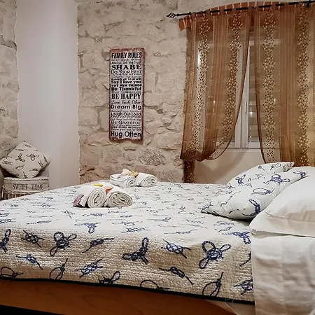 Apartman Nautica Stone House *