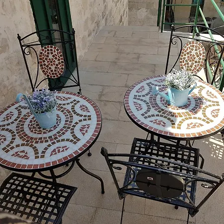 Nautica Stone House Apartman